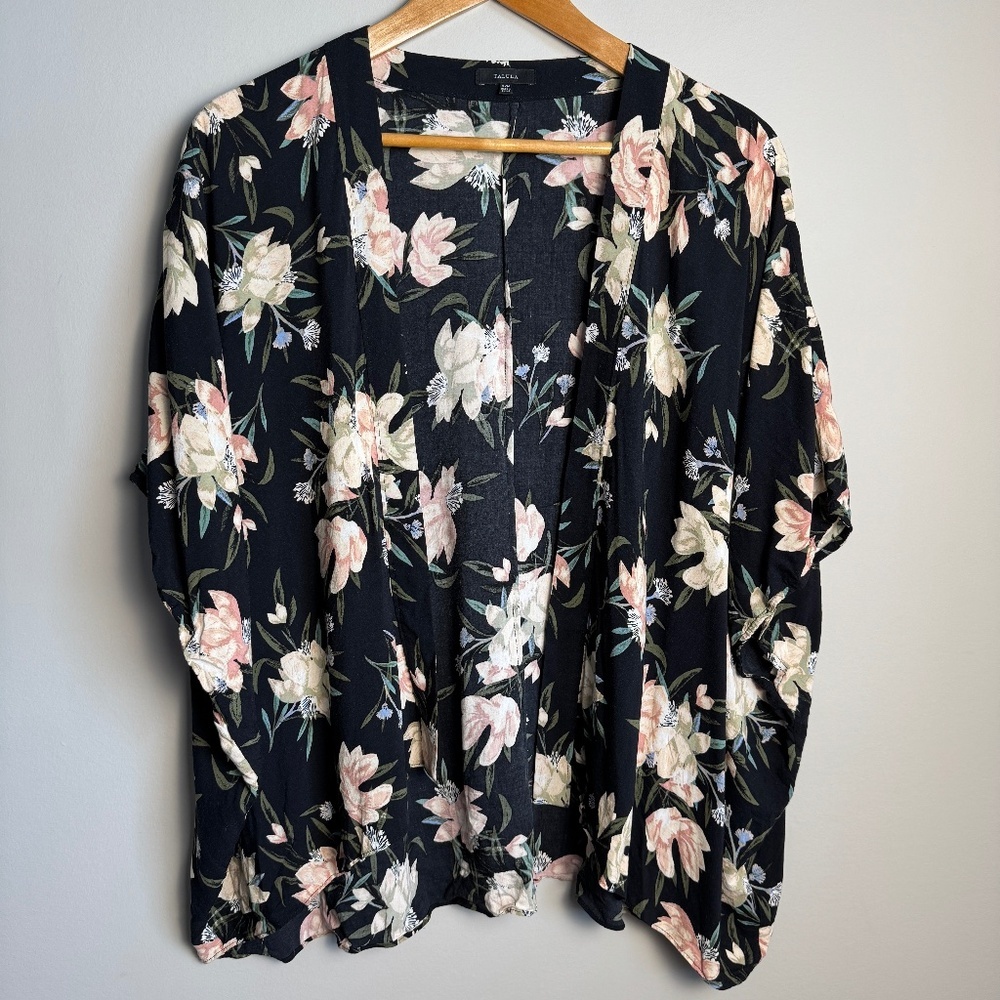 Talula Women's Black Floral Open‎ Front Lightweight Short Kimono Top S/M Witchy